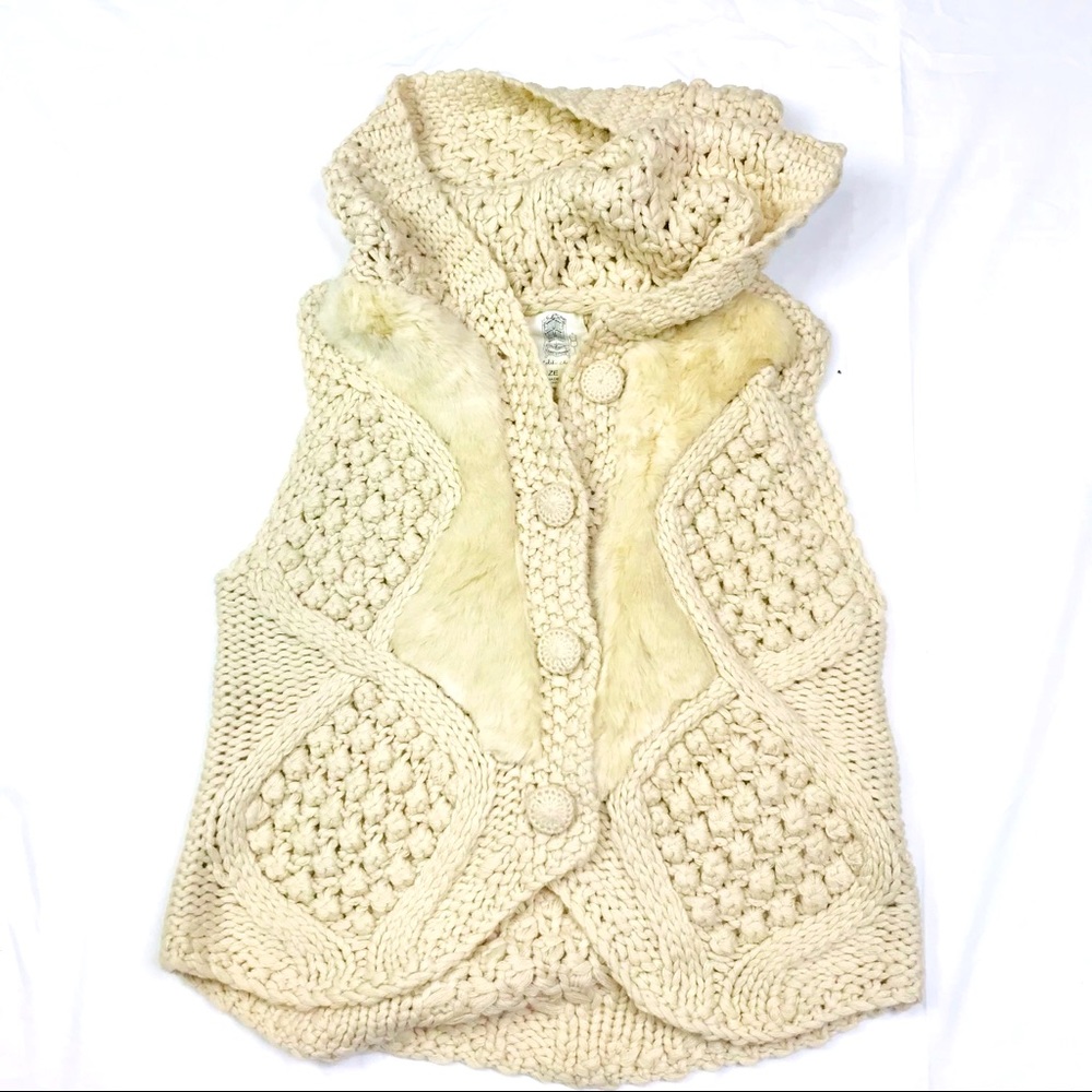 Anthropologie Lili’s Closet Cream Sleeveless Sweater With Hoodie  Size M A071121